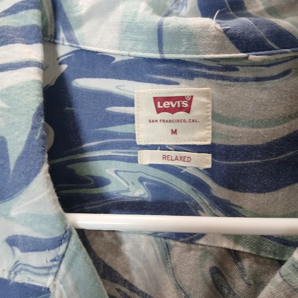 Levi's Men's Relaxed Fit Short Sleeve Button Up Shirt Blue Marble Print‎ Size M